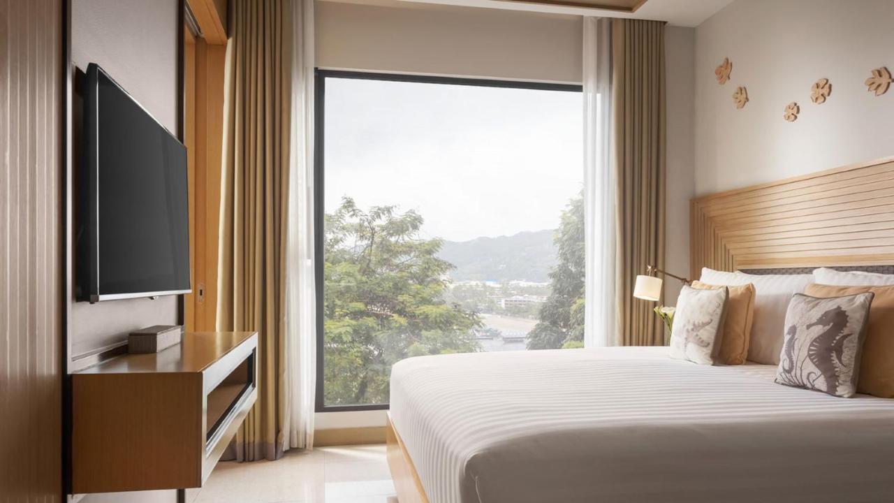 Amari Phuket Hotel Patong Luaran gambar Deluxe Room